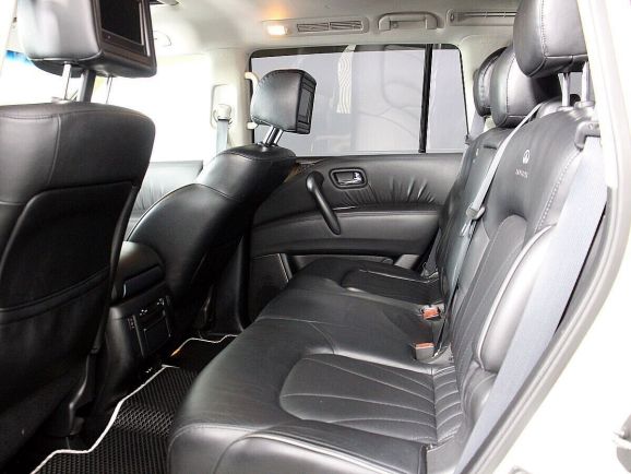 Infiniti QX56, 5.6 л, АТ, 2011 фото 1