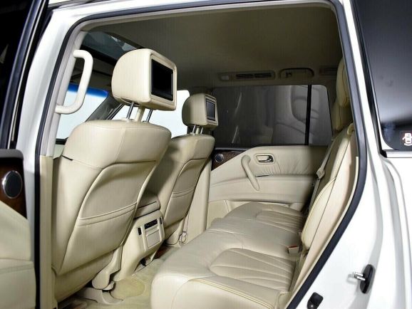 Infiniti QX56, 5.6 л, АТ, 2012 фото 1