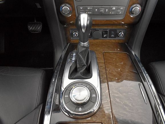 Infiniti QX56, 5.6 л, АТ, 2012 фото 10