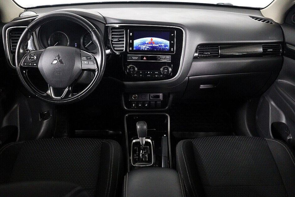 Mitsubishi Outlander, 2.0 л, Вариатор, 2018 фото 8