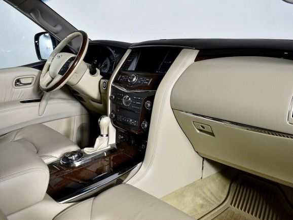 Infiniti QX56, 5.6 л, АТ, 2011 фото 2