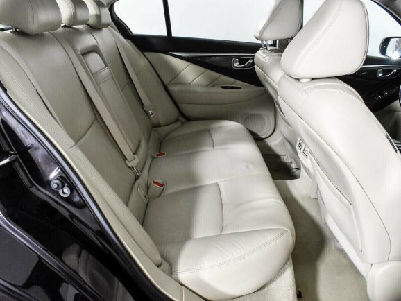 Infiniti Q50, 2.0 л, АТ, 2014 фото 1