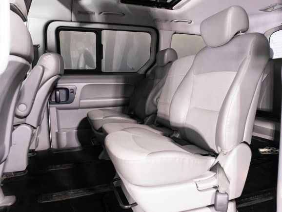 Hyundai Grand Starex, 2.5 л, АТ, 2010 фото 1