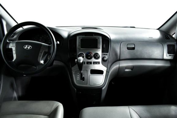 Hyundai Grand Starex, 2.5 л, АТ, 2016 фото 9