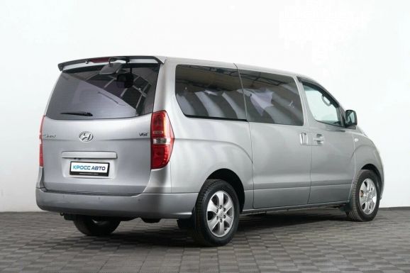 Hyundai Grand Starex, 2.5 л, АТ, 2016 фото 6