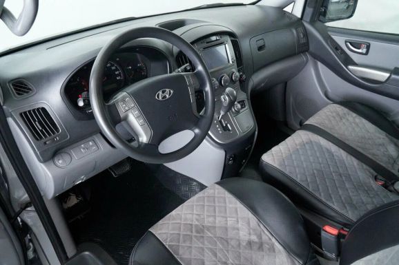 Hyundai Grand Starex, 2.5 л, АТ, 2016 фото 8