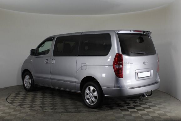 Hyundai Grand Starex, 2.5 л, АТ, 2015 фото 4