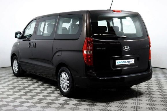 Hyundai H-1, 2.5 л, АТ, 2016 фото 4