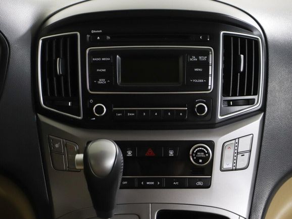 Hyundai H-1, 2.5 л, АТ, 2016 фото 10