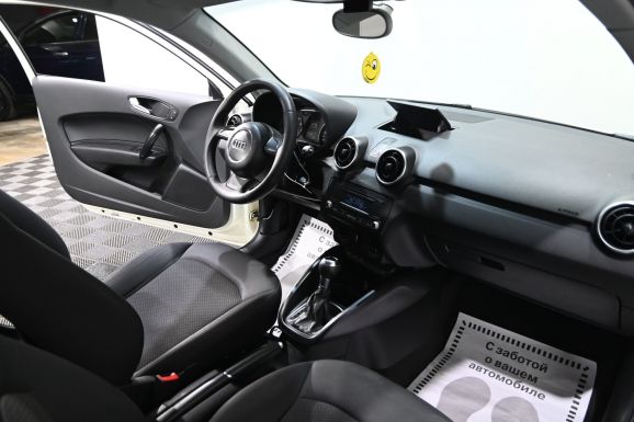 Audi A1, 1.4 л, Робот, 2012 фото 8