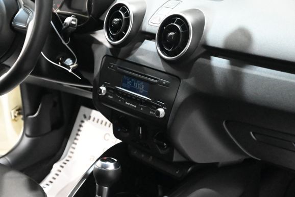 Audi A1, 1.4 л, Робот, 2012 фото 10