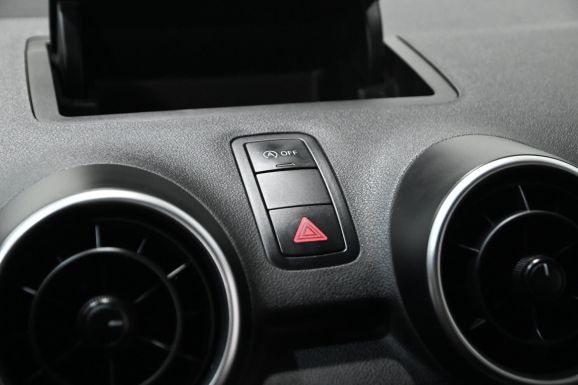 Audi A1, 1.4 л, Робот, 2012 фото 2