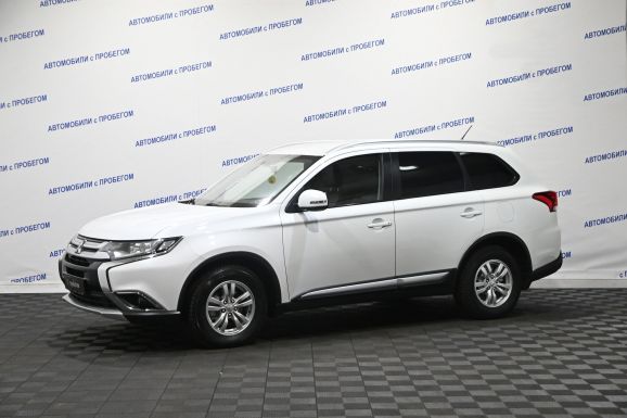 Mitsubishi Outlander, 2.0 л, Вариатор, 2015 фото 3