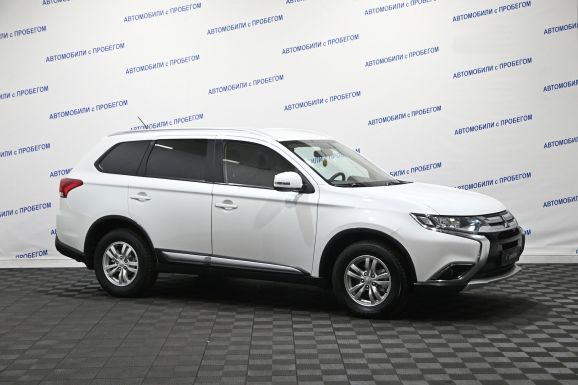Mitsubishi Outlander, 2.0 л, Вариатор, 2015 фото 5