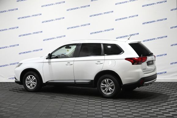 Mitsubishi Outlander, 2.0 л, Вариатор, 2015 фото 6