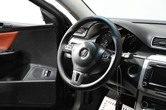 Volkswagen Passat, 1.4 л, Робот, 2010 фото 9