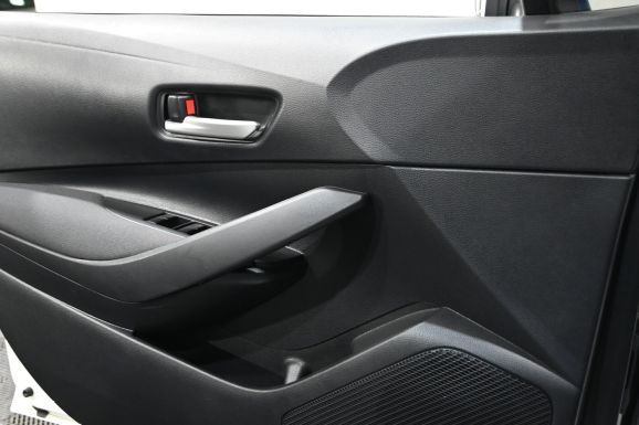 Toyota Corolla, 1.8 л, Вариатор, 2019 фото 2