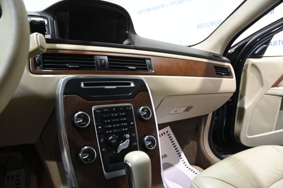 Volvo S80, 2.5 л, АТ, 2011 фото 2