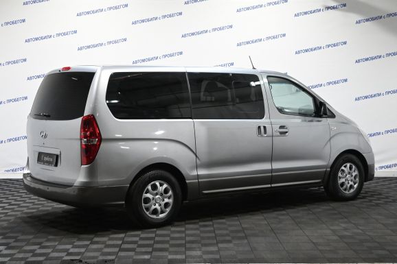 Hyundai H-1, 2.5 л, АТ, 2012 фото 4