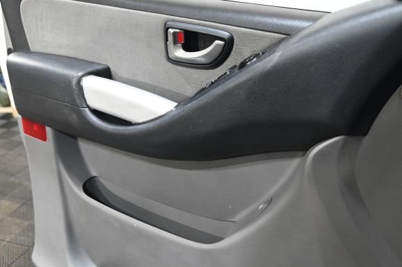 Hyundai H-1, 2.5 л, АТ, 2012 фото 10