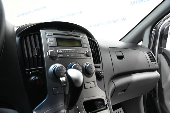 Hyundai H-1, 2.5 л, АТ, 2012 фото 1