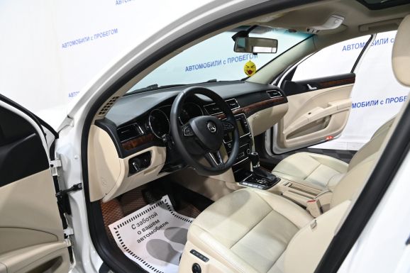 Skoda Superb, 2.0 л, Робот, 2013 фото 7