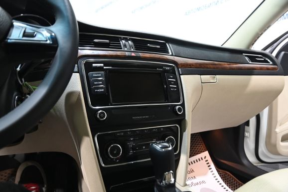 Skoda Superb, 2.0 л, Робот, 2013 фото 12