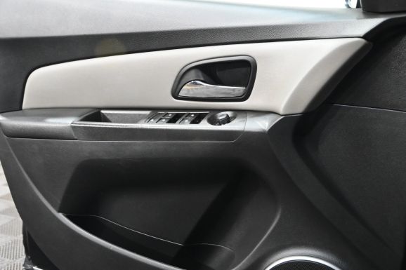 Chevrolet Cruze, 1.8 л, МТ, 2012 фото 1