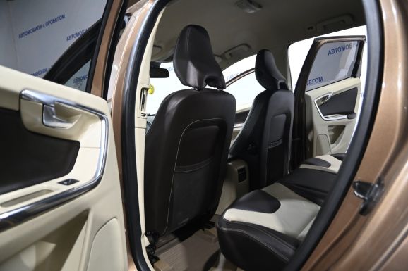 Volvo XC60, 2.4 л, АТ, 2012 фото 2