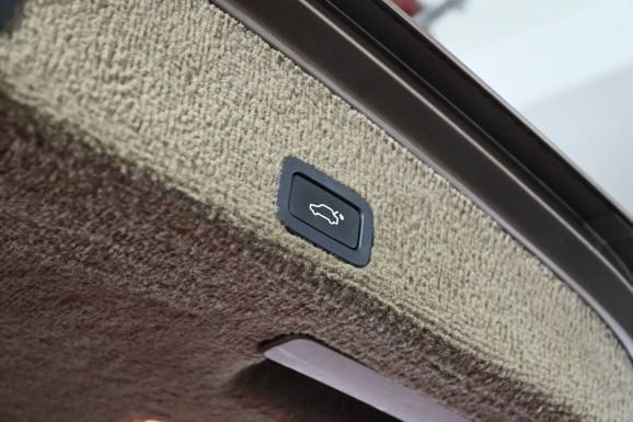 Volvo XC60, 2.4 л, АТ, 2012 фото 1