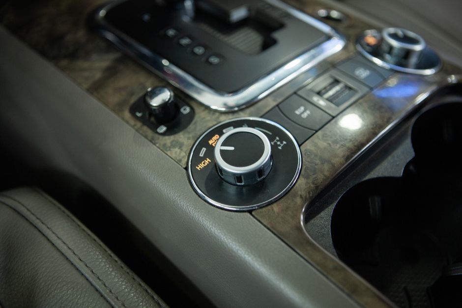 Volkswagen Touareg V6 3.0TDI, 3.0 л, АТ, 2008 фото 12