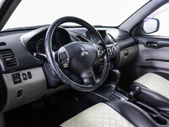 Mitsubishi Pajero Sport, 2.5 л, АТ, 2015 фото 9