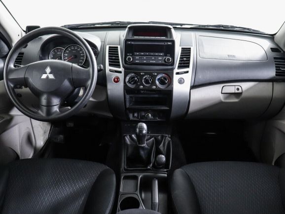 Mitsubishi Pajero Sport, 2.5 л, АТ, 2013 фото 8