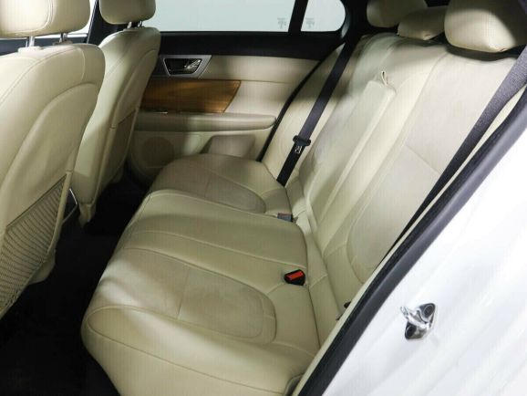 Jaguar XF, 2.0 л, АТ, 2013 фото 1