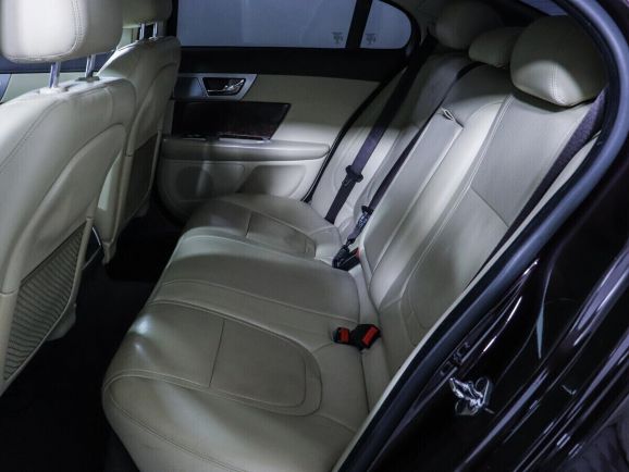 Jaguar XF, 2.0 л, АТ, 2013 фото 1