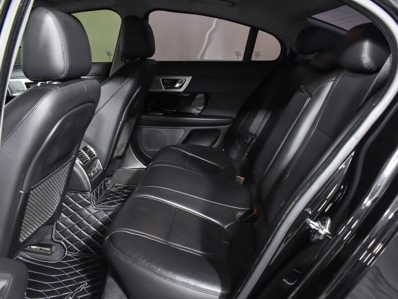 Jaguar XF, 2.0 л, АТ, 2013 фото 1