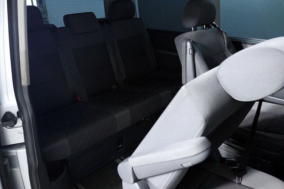 Volkswagen Multivan, 2.0 л, Робот, 2011 фото 2