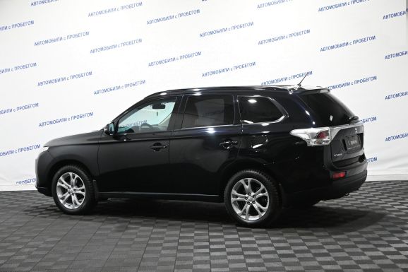 Mitsubishi Outlander, 2.4 л, Вариатор, 2012 фото 6