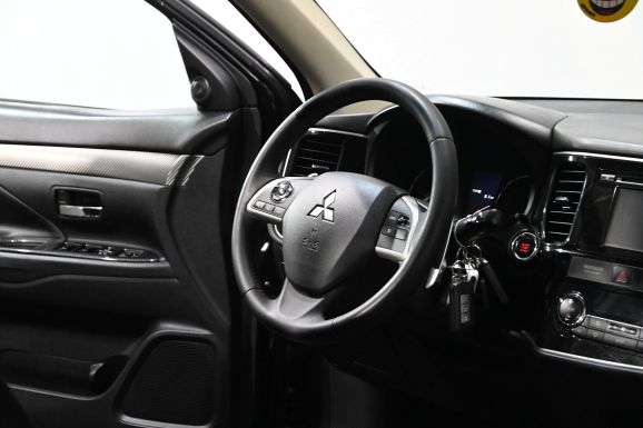 Mitsubishi Outlander, 2.4 л, Вариатор, 2012 фото 9