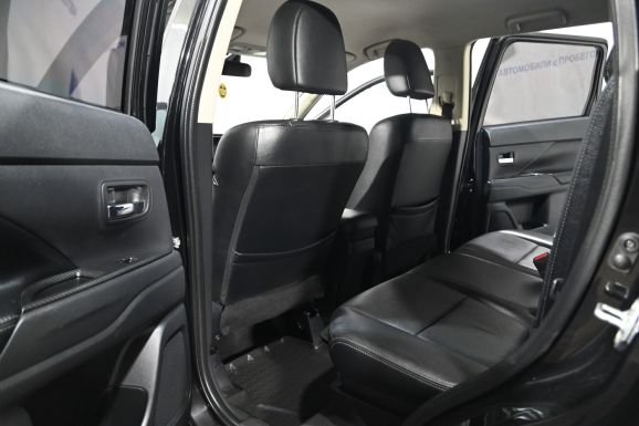 Mitsubishi Outlander, 2.4 л, Вариатор, 2012 фото 1