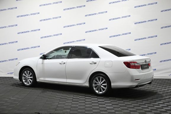 Toyota Camry, 2.5 л, АТ, 2014 фото 6
