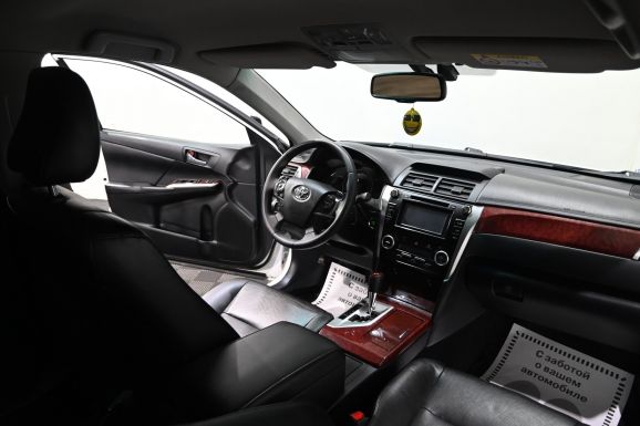 Toyota Camry, 2.5 л, АТ, 2014 фото 7