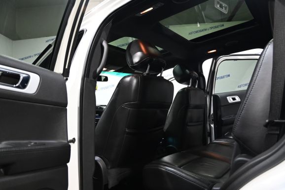 Ford Explorer, 3.5 л, АТ, 2013 фото 8