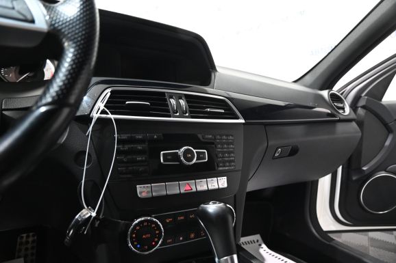 Mercedes-Benz C-Класс, 1.6 л, АТ, 2013 фото 2