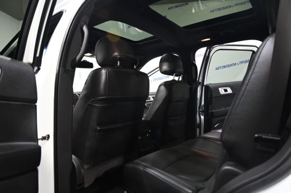 Ford Explorer, 3.5 л, АТ, 2015 фото 8