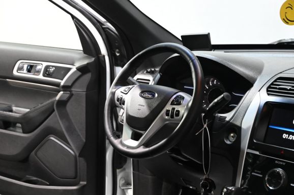 Ford Explorer, 3.5 л, АТ, 2015 фото 11