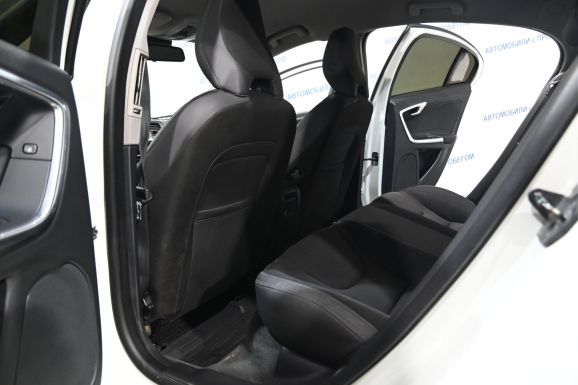 Volvo S60, 1.6 л, Робот, 2012 фото 8