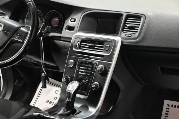 Volvo S60, 1.6 л, Робот, 2012 фото 2