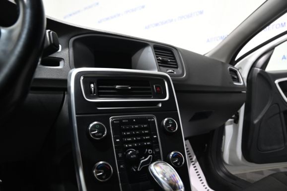 Volvo S60, 1.6 л, Робот, 2012 фото 1