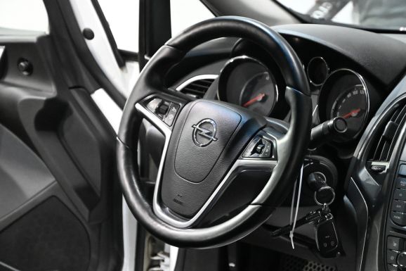 Opel Astra, 1.4 л, АТ, 2013 фото 9